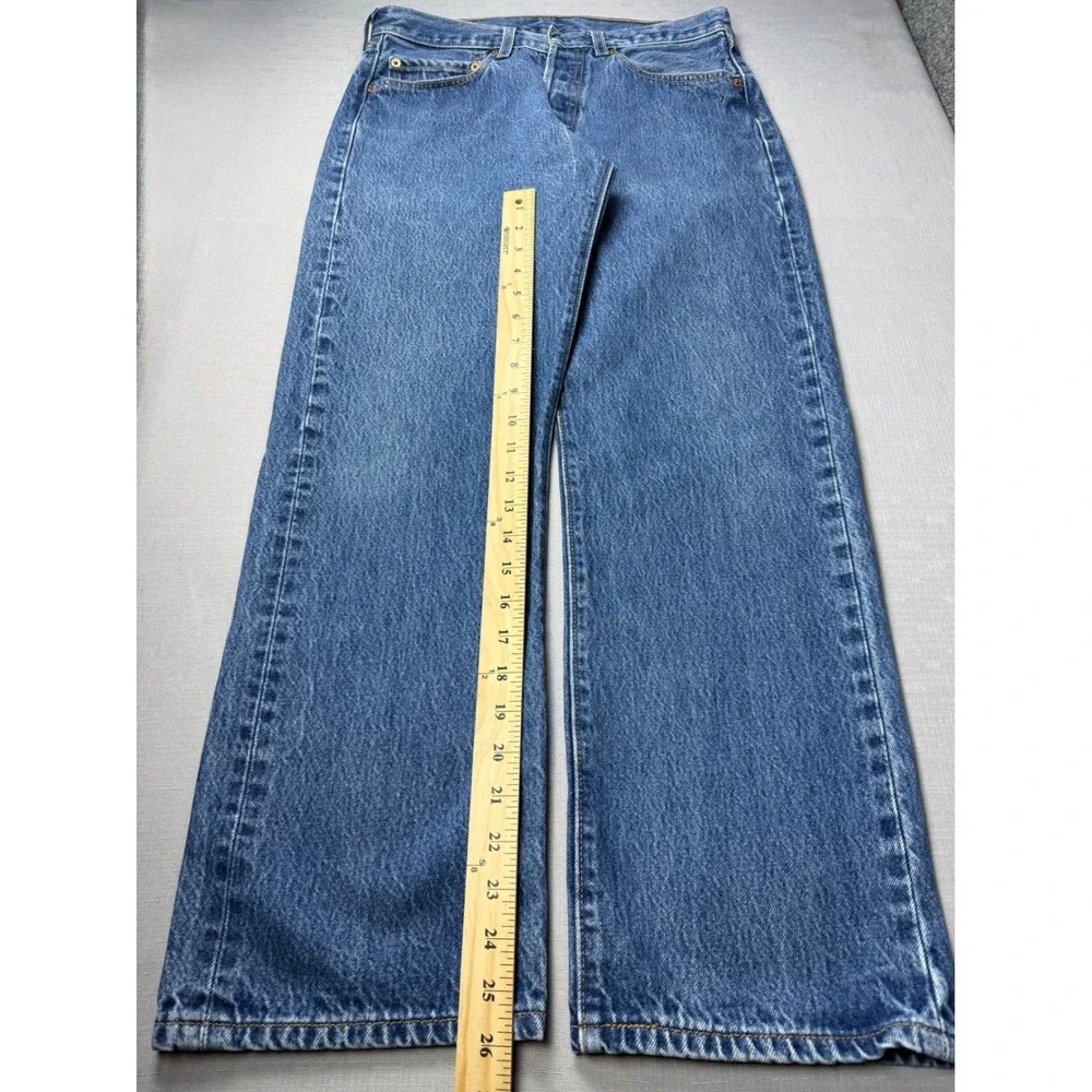 Levis 501 Original Fit Jeans Mens 32x32 Medium Wash Blue Straight Leg Denim